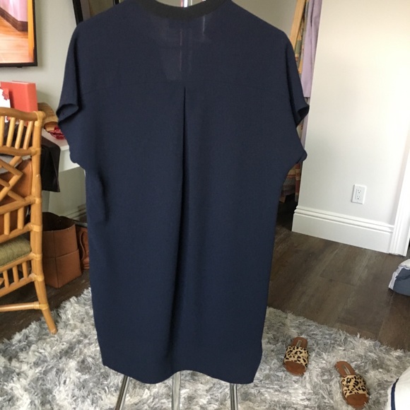 Navy dress with black details on pockets & collar - Picture 3 of 6